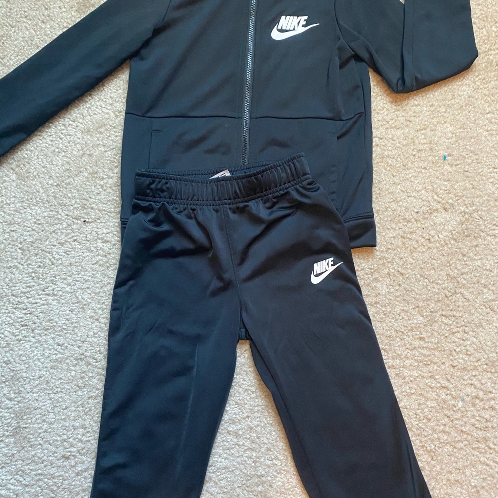 Nike jogging suit